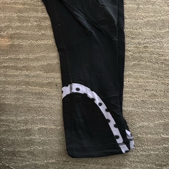 Lululemon 23” Leggings - Picture 2 of 5